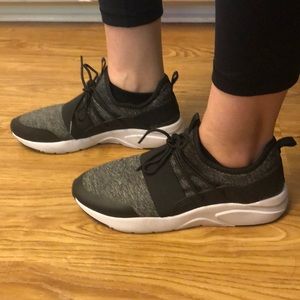 Fabletics Athletic shoes